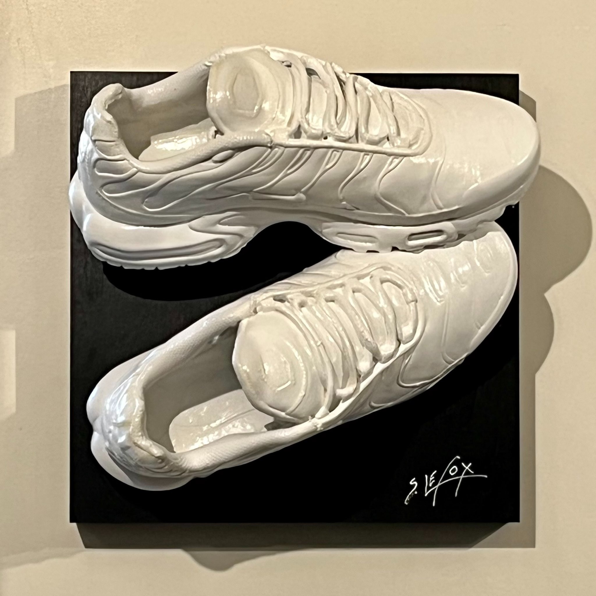 BLANC IMMACULE</br>Acrylic on Nike Air Max Tuned, wooden box 30 X 30 X 20 SBD 